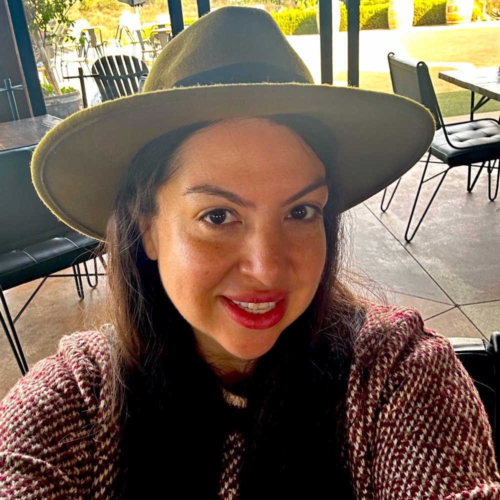 Meet your Posher, Carolina